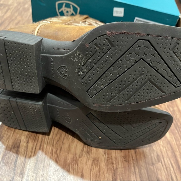 Kids Ariat size 2 cowgirl cowboyy boots - Picture 7 of 11